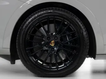 PORSCHE Cayenne Coupe Turbo E-Hybrid   InnoDrive   HDmat