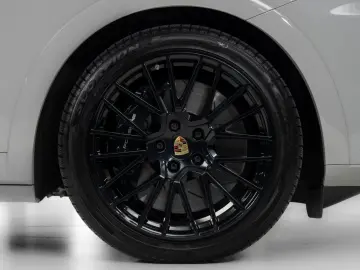 PORSCHE Cayenne Coupe Turbo E-Hybrid   InnoDrive   HDmat