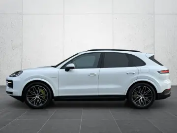 PORSCHE Cayenne E-Hybrid BOSE 360 Grad Kamera