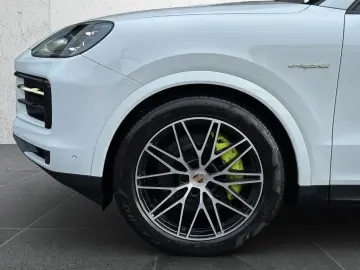 PORSCHE Cayenne E-Hybrid BOSE 360 Grad Kamera