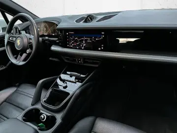 PORSCHE Cayenne E-Hybrid BOSE 360 Grad Kamera
