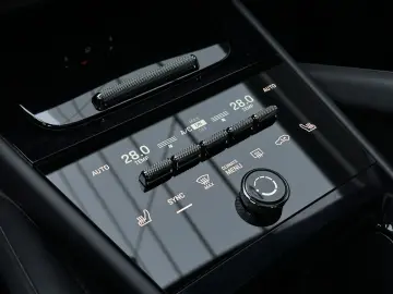 PORSCHE Cayenne E-Hybrid BOSE 360 Grad Kamera