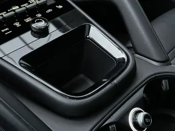 PORSCHE Cayenne E-Hybrid BOSE 360 Grad Kamera