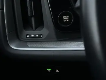 PORSCHE Cayenne E-Hybrid BOSE 360 Grad Kamera