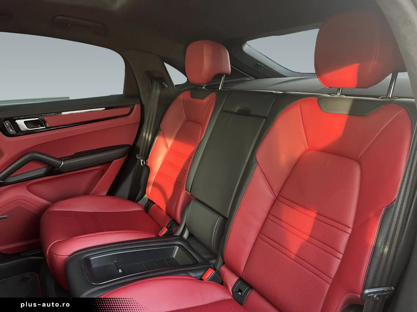 PORSCHE Cayenne GTS Coupe