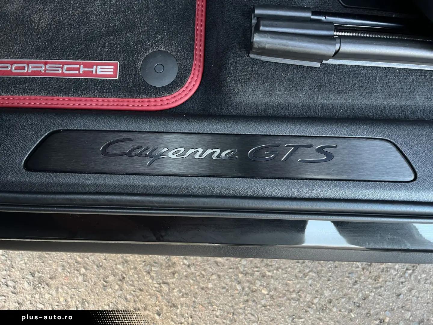 PORSCHE Cayenne GTS Coupe