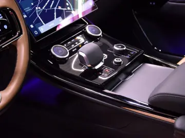 LAND ROVER Range Rover Sport D350 Autobiography SV Bespoke