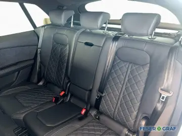 AUDI Q8 50 TDI qu tiptr. 2 x S line - AHK - PANO -