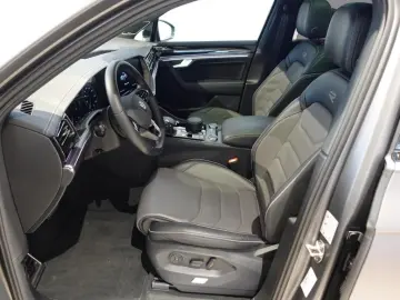 VW Touareg R-Line 3.0TDI 4M AHK PanoStandh RFK Navi