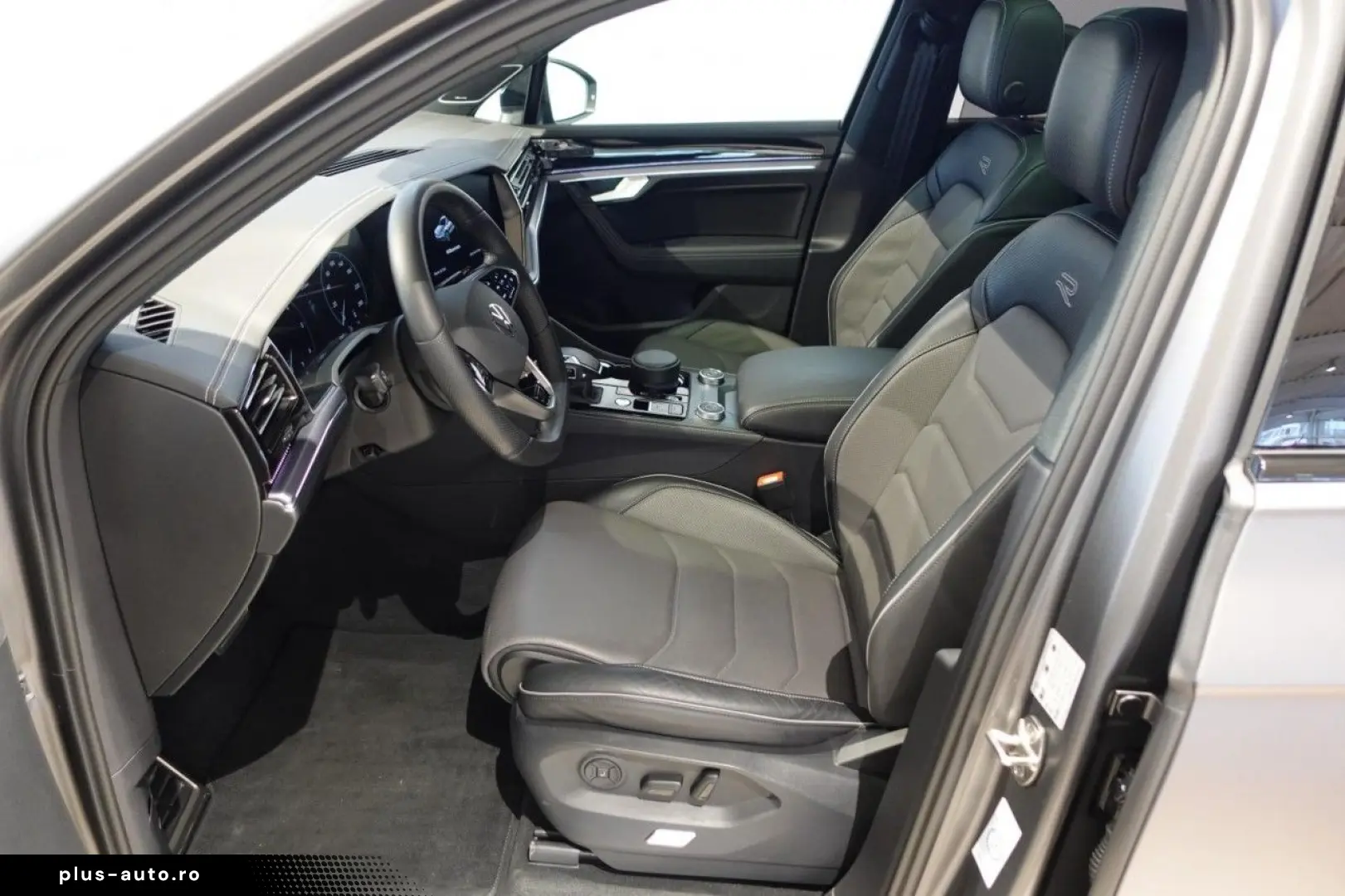 VW Touareg R-Line 3.0TDI 4M AHK PanoStandh RFK Navi