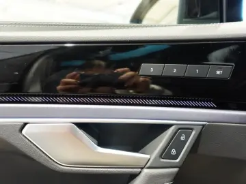 VW Touareg R-Line 3.0TDI 4M AHK PanoStandh RFK Navi