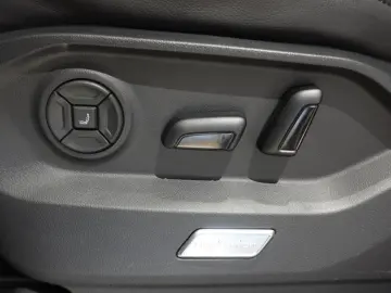 VW Touareg R-Line 3.0TDI 4M AHK PanoStandh RFK Navi