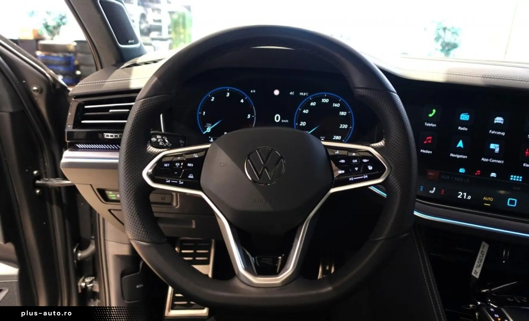 VW Touareg R-Line 3.0TDI 4M AHK PanoStandh RFK Navi