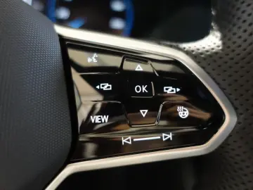 VW Touareg R-Line 3.0TDI 4M AHK PanoStandh RFK Navi