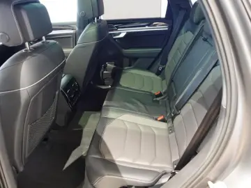 VW Touareg R-Line 3.0TDI 4M AHK PanoStandh RFK Navi