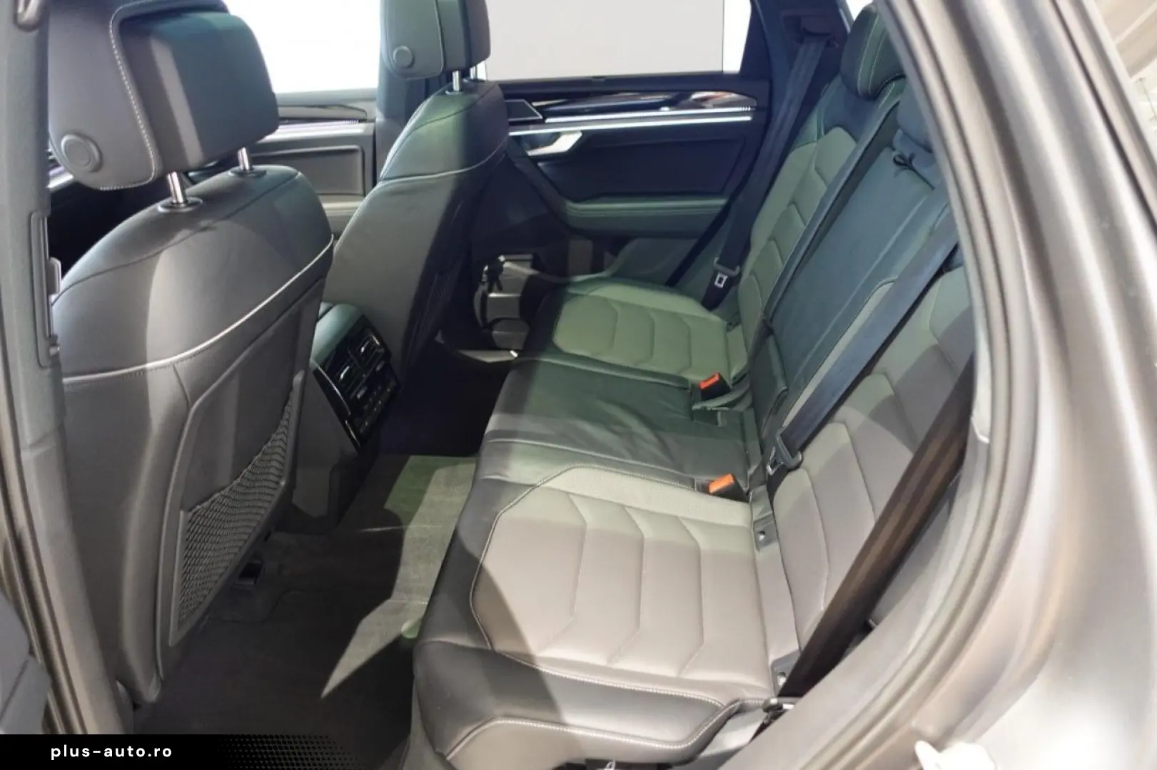 VW Touareg R-Line 3.0TDI 4M AHK PanoStandh RFK Navi