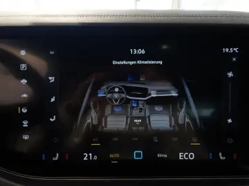 VW Touareg R-Line 3.0TDI 4M AHK PanoStandh RFK Navi