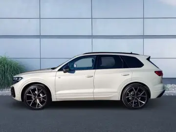 VW Touareg R-Line 3 0 l V6 TDI SCR 4MOTION 210 kW (