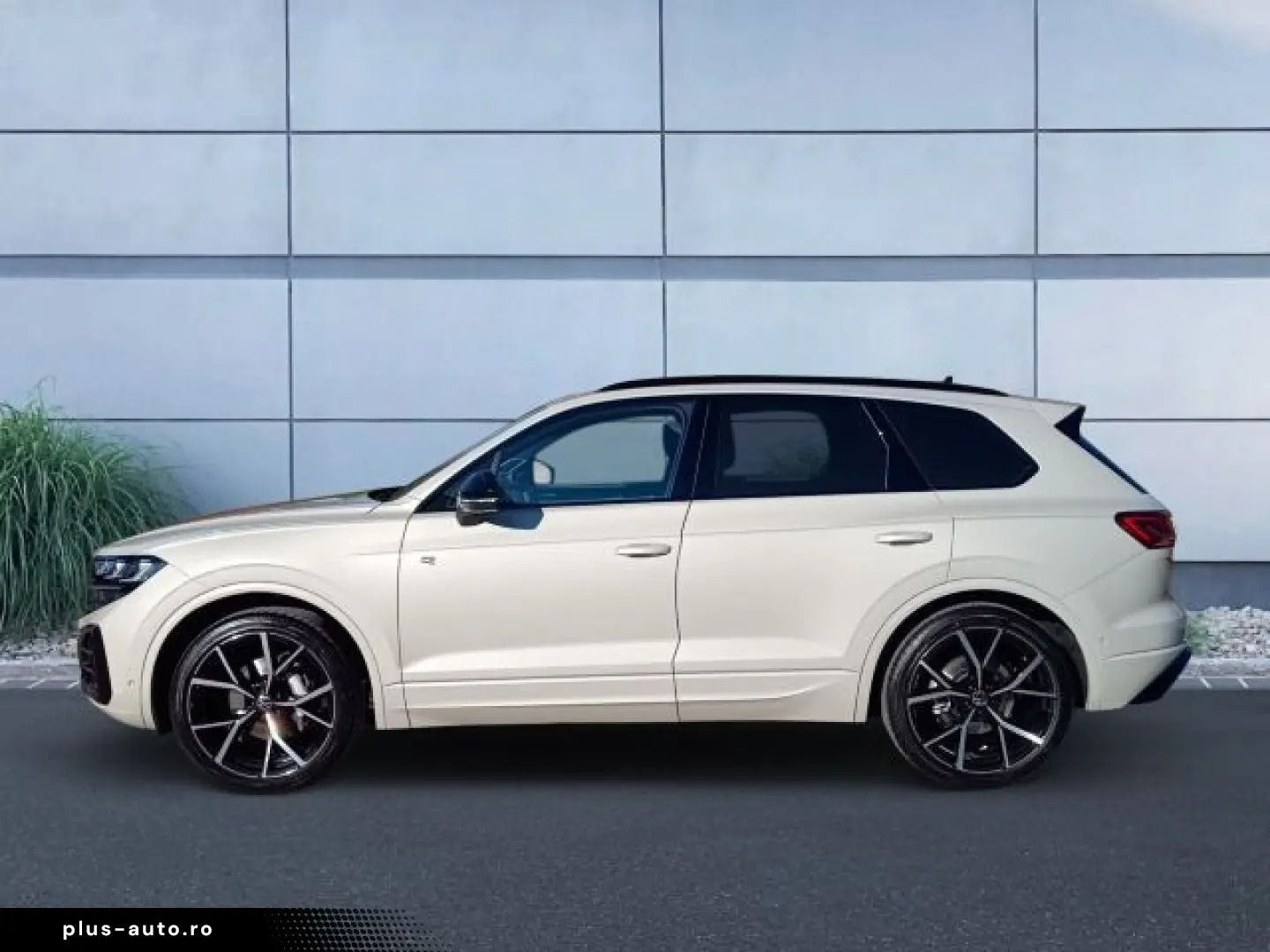 VW Touareg R-Line 3 0 l V6 TDI SCR 4MOTION 210 kW (