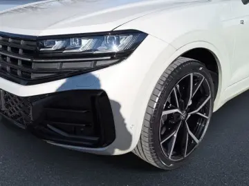 VW Touareg R-Line 3 0 l V6 TDI SCR 4MOTION 210 kW (