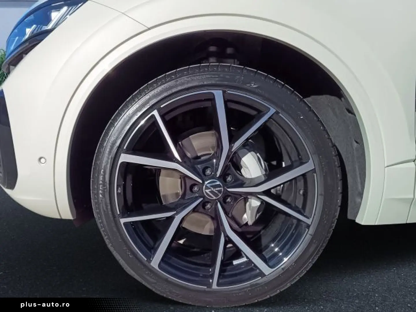 VW Touareg R-Line 3 0 l V6 TDI SCR 4MOTION 210 kW (