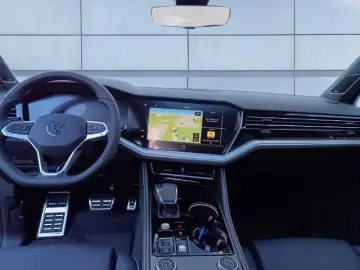 VW Touareg R-Line 3 0 l V6 TDI SCR 4MOTION 210 kW (