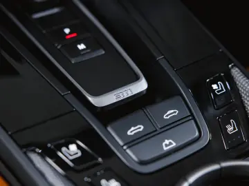 PORSCHE 911 Carrera GTS Club Leder BOSE Nachtsichtassist