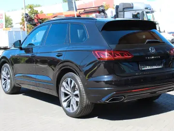 VW Touareg R-Line IQ LED Stdhzg AHK DynAud Luft 21
