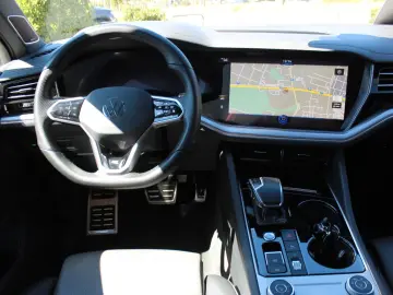 VW Touareg R-Line IQ LED Stdhzg AHK DynAud Luft 21