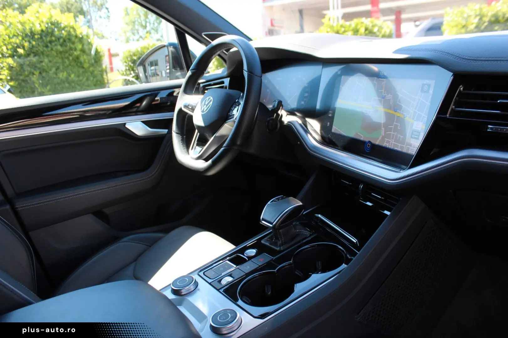 VW Touareg R-Line IQ LED Stdhzg AHK DynAud Luft 21