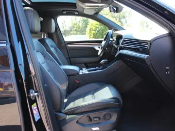 VW Touareg R-Line IQ LED Stdhzg AHK DynAud Luft 21