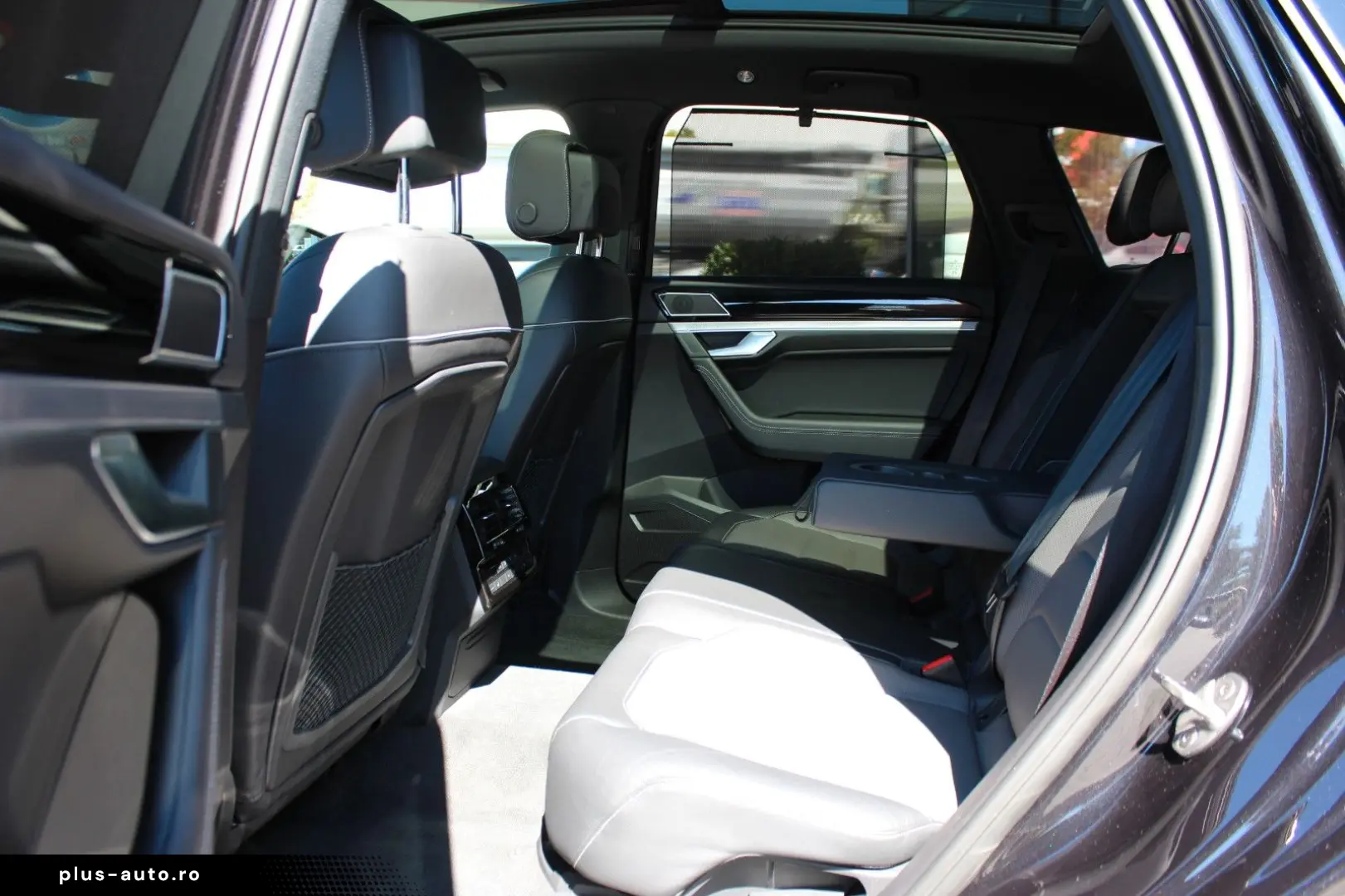 VW Touareg R-Line IQ LED Stdhzg AHK DynAud Luft 21