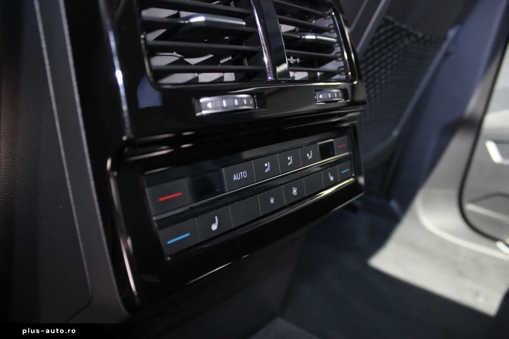 VW Touareg R-Line IQ LED Stdhzg AHK DynAud Luft 21