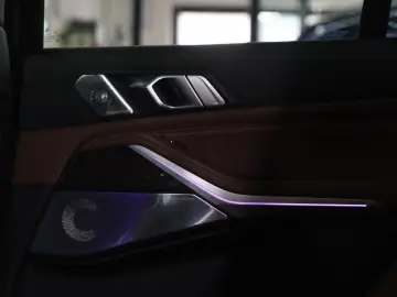 BMW X5 xDrive 40d INDIVIDUAL M-SPORTPAKET SKY-LOUNGE