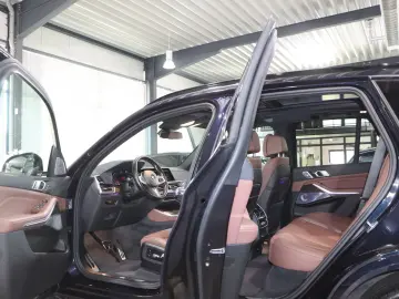 BMW X5 xDrive 40d INDIVIDUAL M-SPORTPAKET SKY-LOUNGE