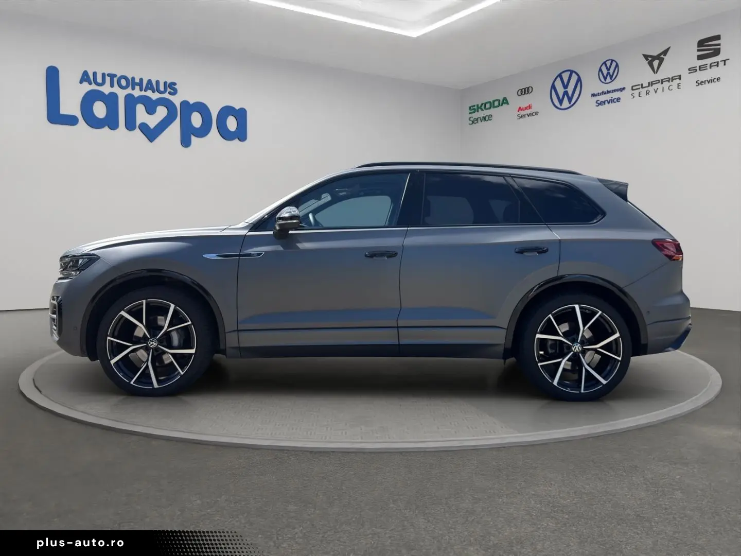 VW Touareg R-Line 3.0 TDI 4MOTION DSG AHK Pano Std-
