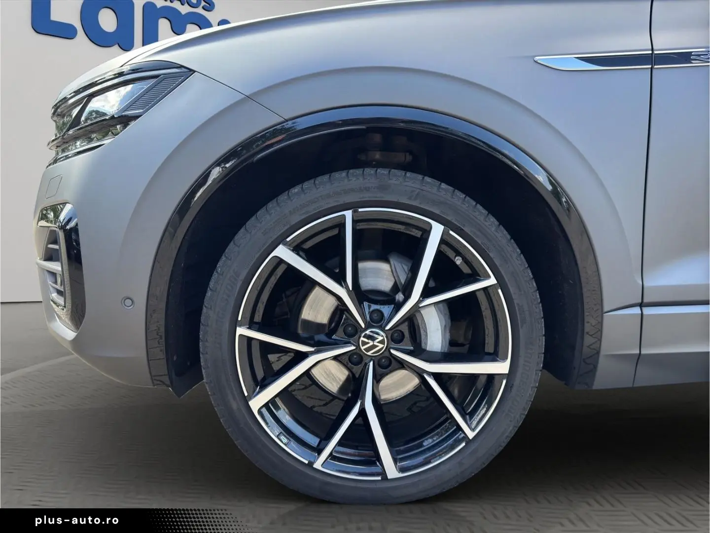 VW Touareg R-Line 3.0 TDI 4MOTION DSG AHK Pano Std-