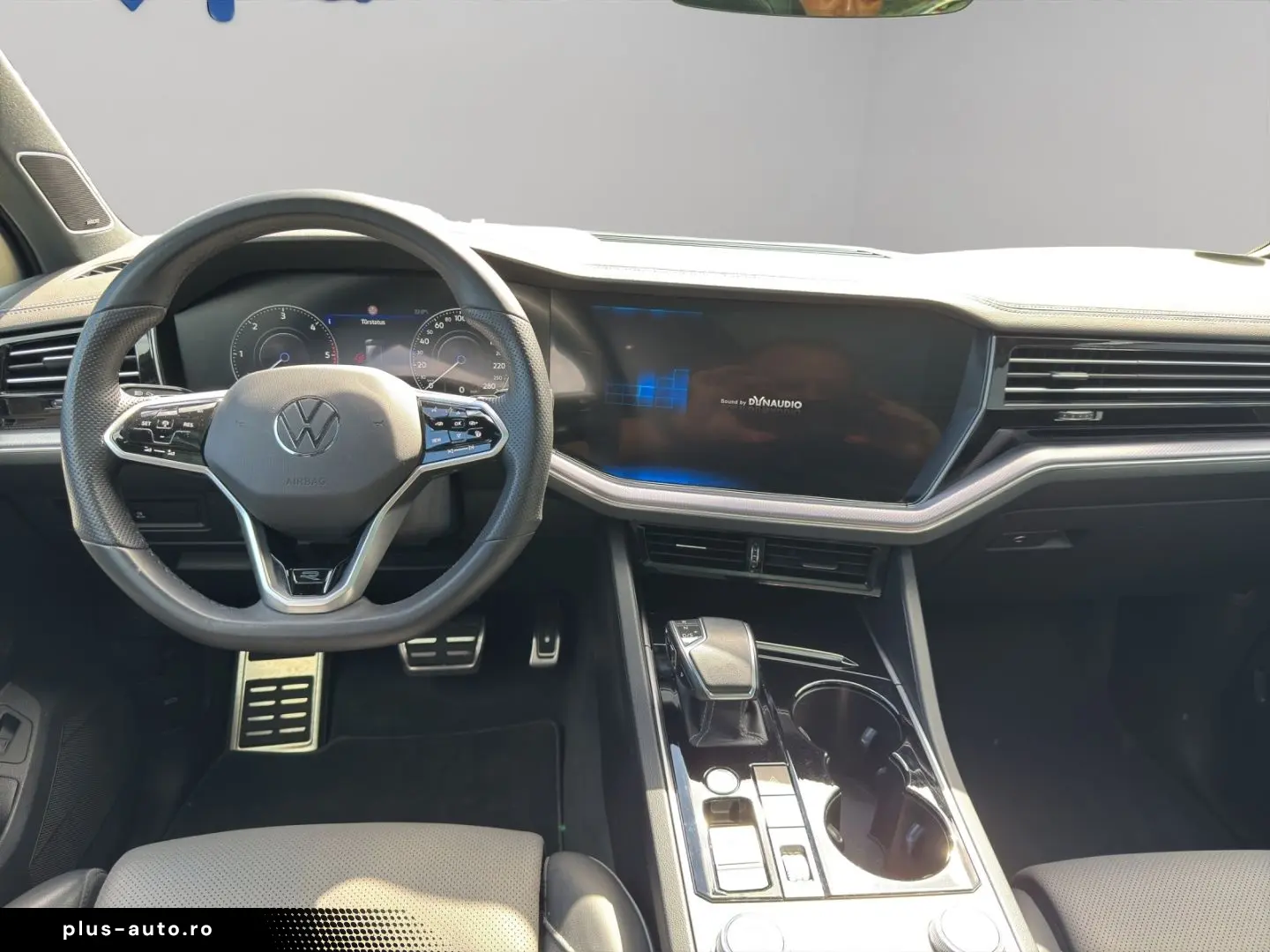 VW Touareg R-Line 3.0 TDI 4MOTION DSG AHK Pano Std-