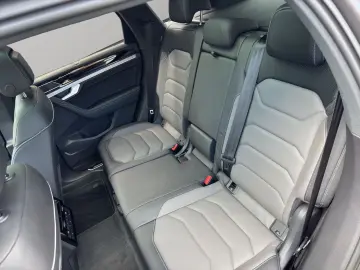 VW Touareg R-Line 3.0 TDI 4MOTION DSG AHK Pano Std-