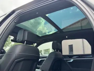 VW Touareg R-Line 3.0 TDI 4MOTION DSG AHK Pano Std-