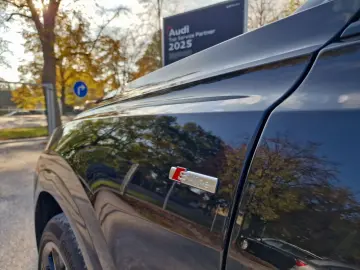 AUDI Q8 50 TDI qu 3x S line HD-MATRIX Pano S-Sitz 23