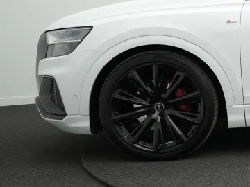 AUDI Q8 50 TDI qu. 2x S line Allr.Lenk PANO AHK StdHz