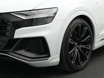 AUDI Q8 50 TDI qu. 2x S line Allr.Lenk PANO AHK StdHz