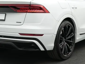 AUDI Q8 50 TDI qu. 2x S line Allr.Lenk PANO AHK StdHz