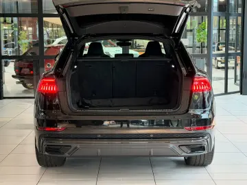 AUDI Q8 50 TDI COMPETITION-PLUS  ACC PANO MASSAGE RS
