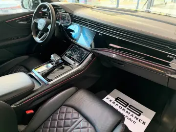 AUDI Q8 50 TDI COMPETITION-PLUS  ACC PANO MASSAGE RS