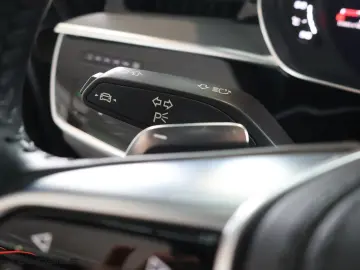 AUDI A8 50 TDI quattro S Line  AHK  Head Up  St. Heiz