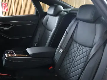 AUDI A8 50 TDI quattro S Line  AHK  Head Up  St. Heiz