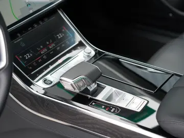 AUDI A8 50TDI LANG quattro PANO B&O Nachtsicht LUFT