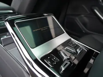 AUDI A8 50TDI LANG quattro PANO B&O Nachtsicht LUFT